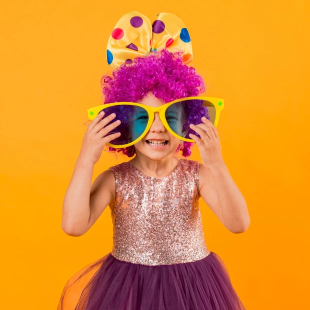 Gyermek ruha/jelmez/kiegészitők